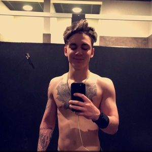 Meet your Posher, Logan